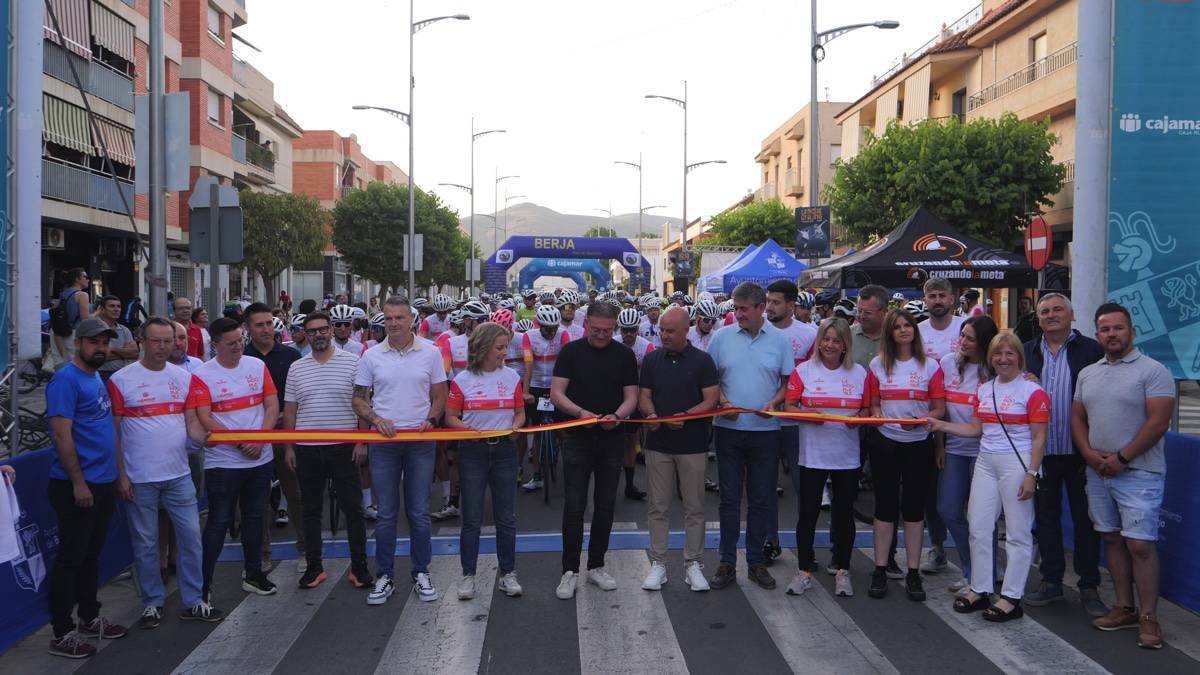 La pasión ciclista de La Indomable inunda Berja en una gran jornada con 1.600 participantes 